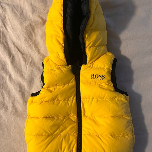 Hugo Boss 12m Unworn Reversible Puffer Vest - Picture 1 of 3